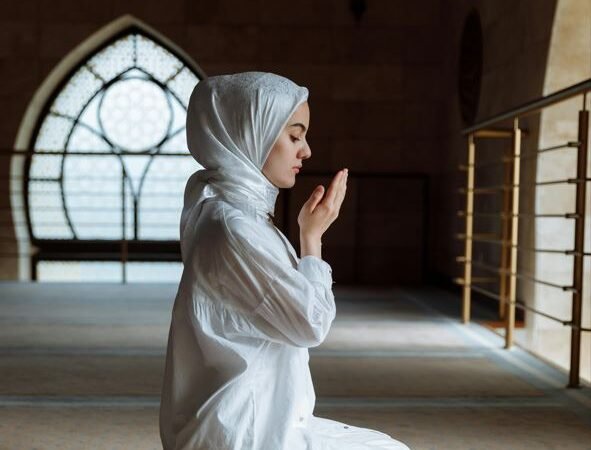 2 Doa Yang Diajarkan Ulama di Malam Nisfu Sya'ban